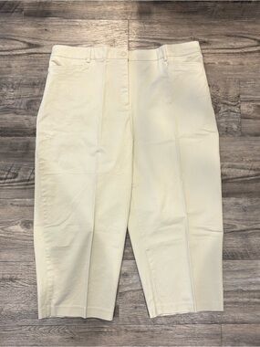 Sag Harbor Khaki Capris 18W